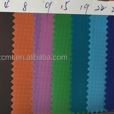 Tecido de poliéster de estilo simples 210T com revestimento PU resistente à água e manchas